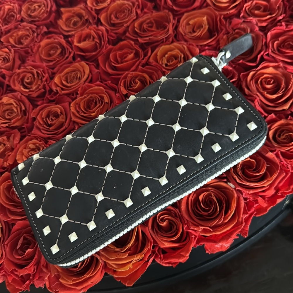 Valentino Wallet - Picture 3 of 11